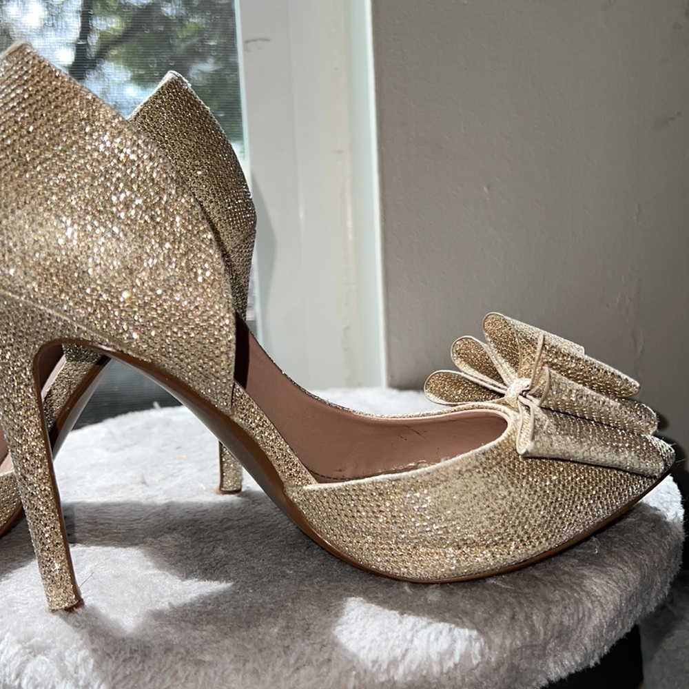 Betsey Johnson Sparkly Bow Heels - Gold - Picture 3 of 3